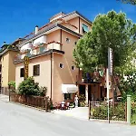 Delle Rose Hotell 2*