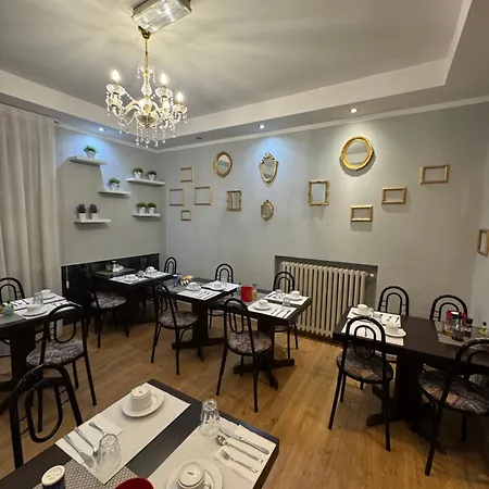 デッレ ローズ 2* メストレ