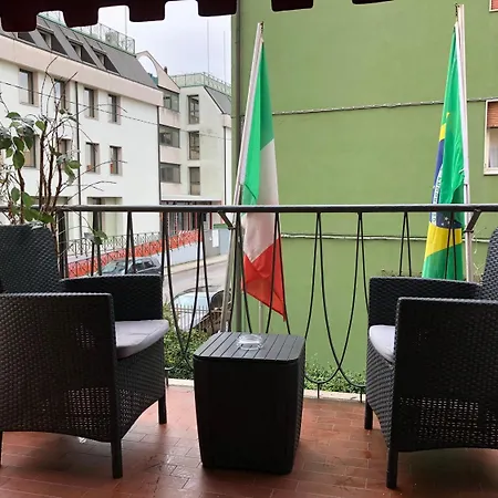 Delle Rose מלון מסטרה