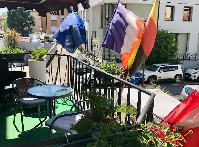 Delle Rose מלון 2*