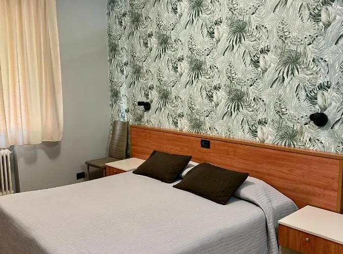 מלון Delle Rose 2*